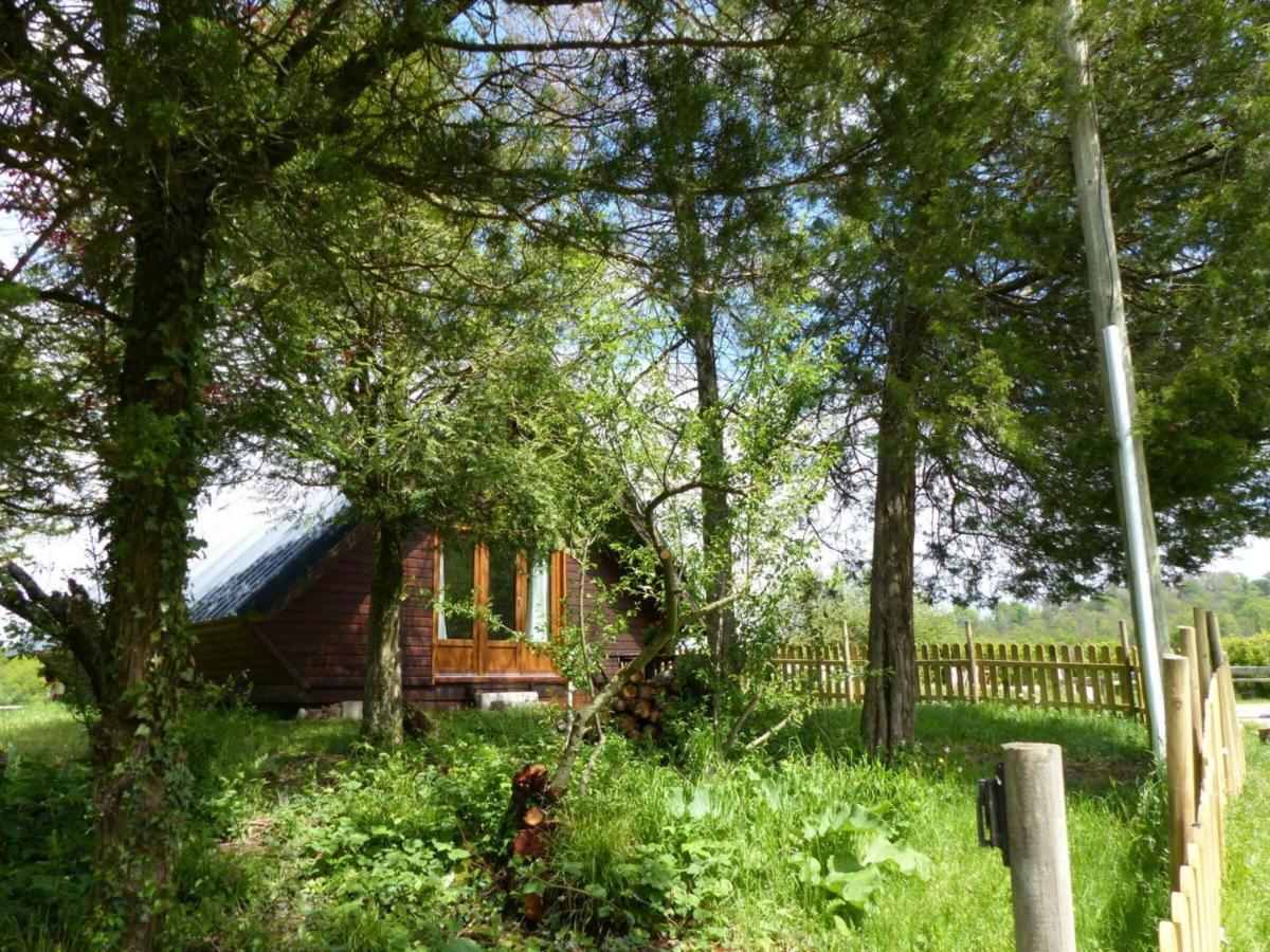 Chalet Familial Pres De Vichy, Terrasse, Animaux Acceptes - Fr-1-489-274 Le Vernet  Exterior photo